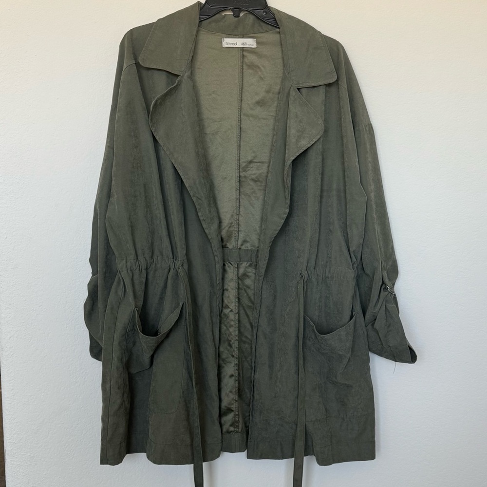 Be Cool Women’s olive lightweight jacket size 1XL